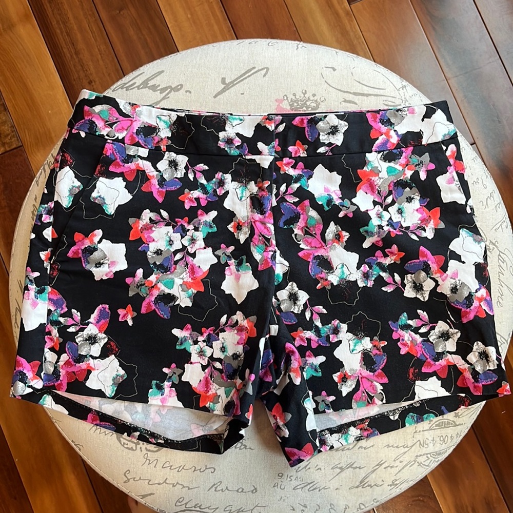 Women's Express Floral Shorts Size 4